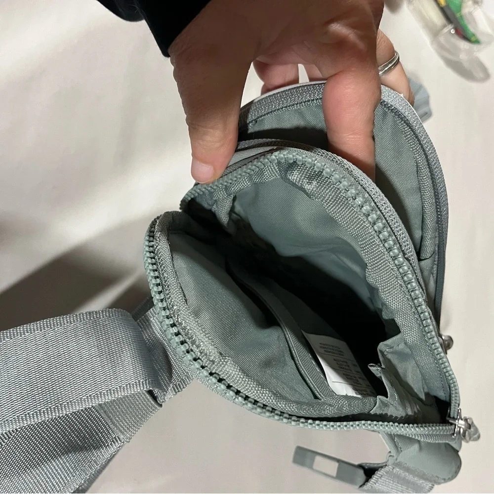 Nike Men's Light Green Mini Cross Body Bag - Picture 11 of 11